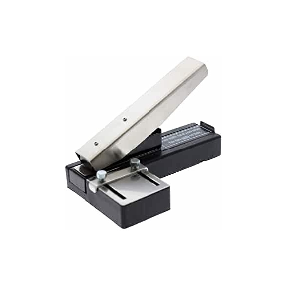 Bild på Stapler Style ID Card Slot Punch with Adjustable Guide. 60270132 (DE,SE,NO,FI,RO,PL)